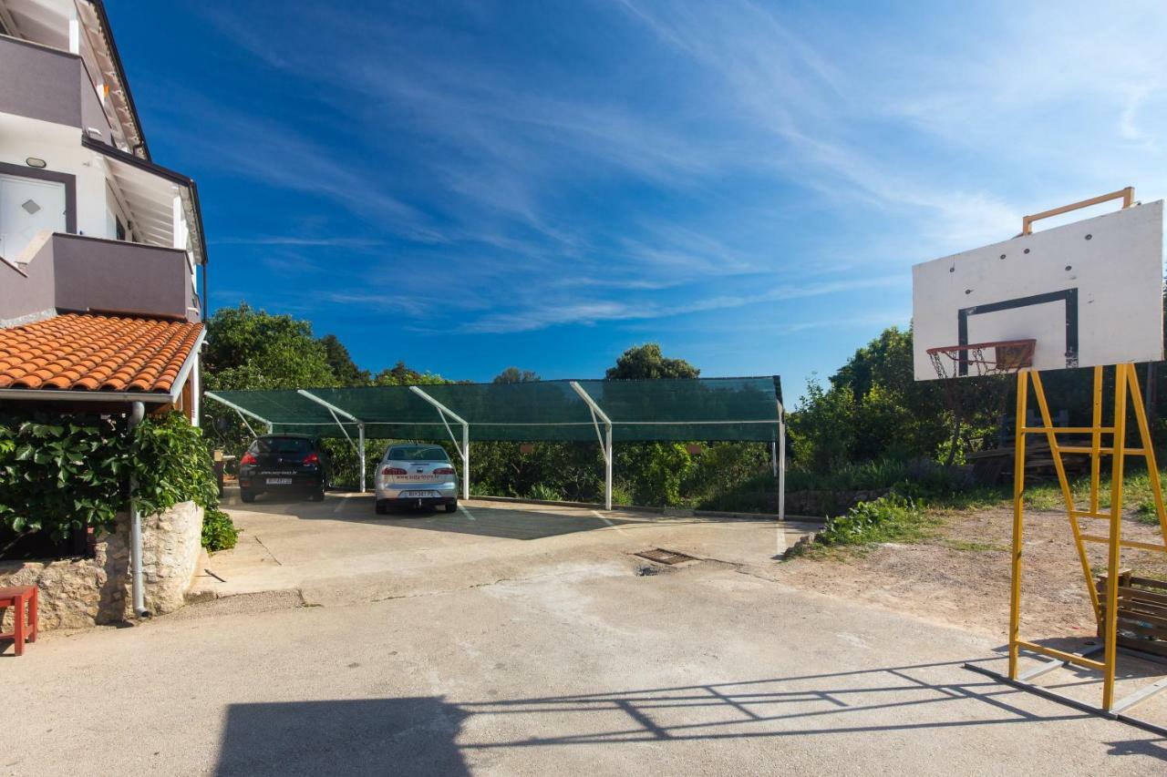 Apartments Hajl Krk Town Exterior foto