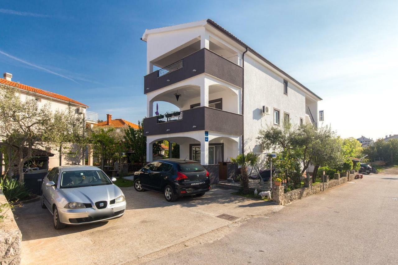 Apartments Hajl Krk Town Exterior foto